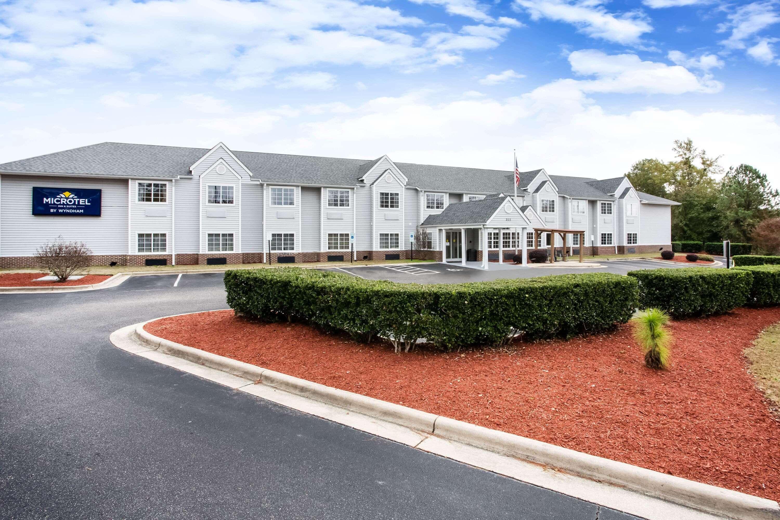 Microtel Inn & Suites By Wyndham Southern Pines Pinehurst Dış mekan fotoğraf