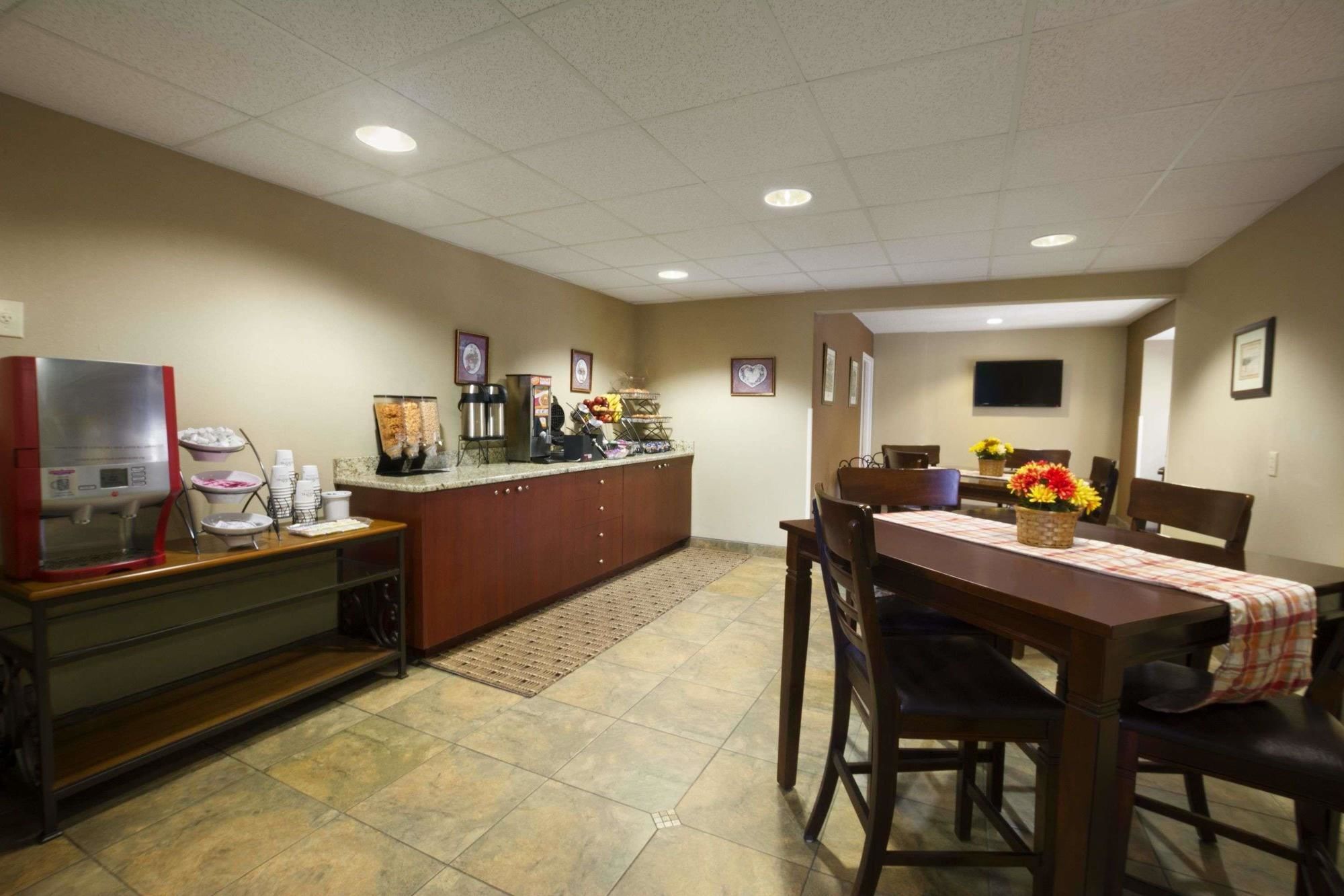 Microtel Inn & Suites By Wyndham Southern Pines Pinehurst Dış mekan fotoğraf